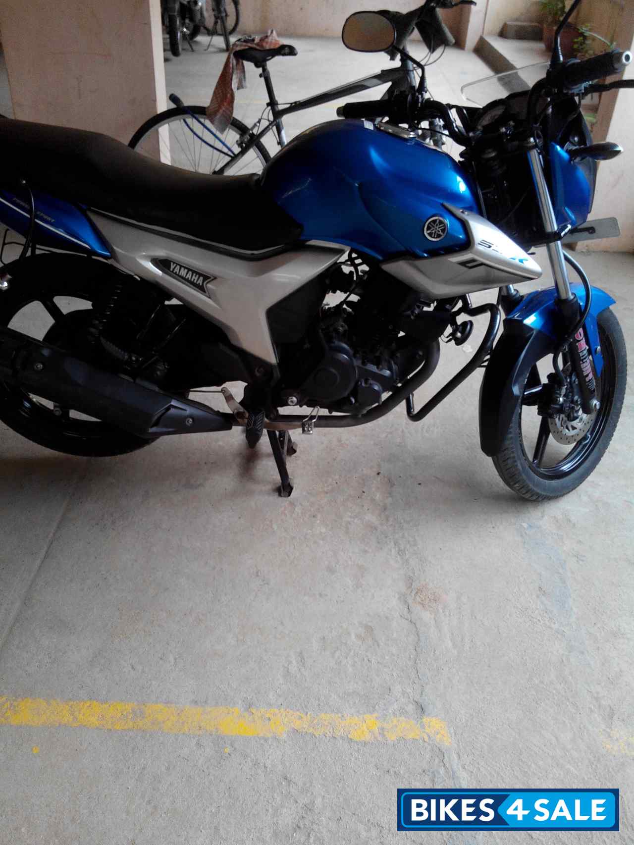 Blue Yamaha SZ-R Blue Yamaha SZ-R