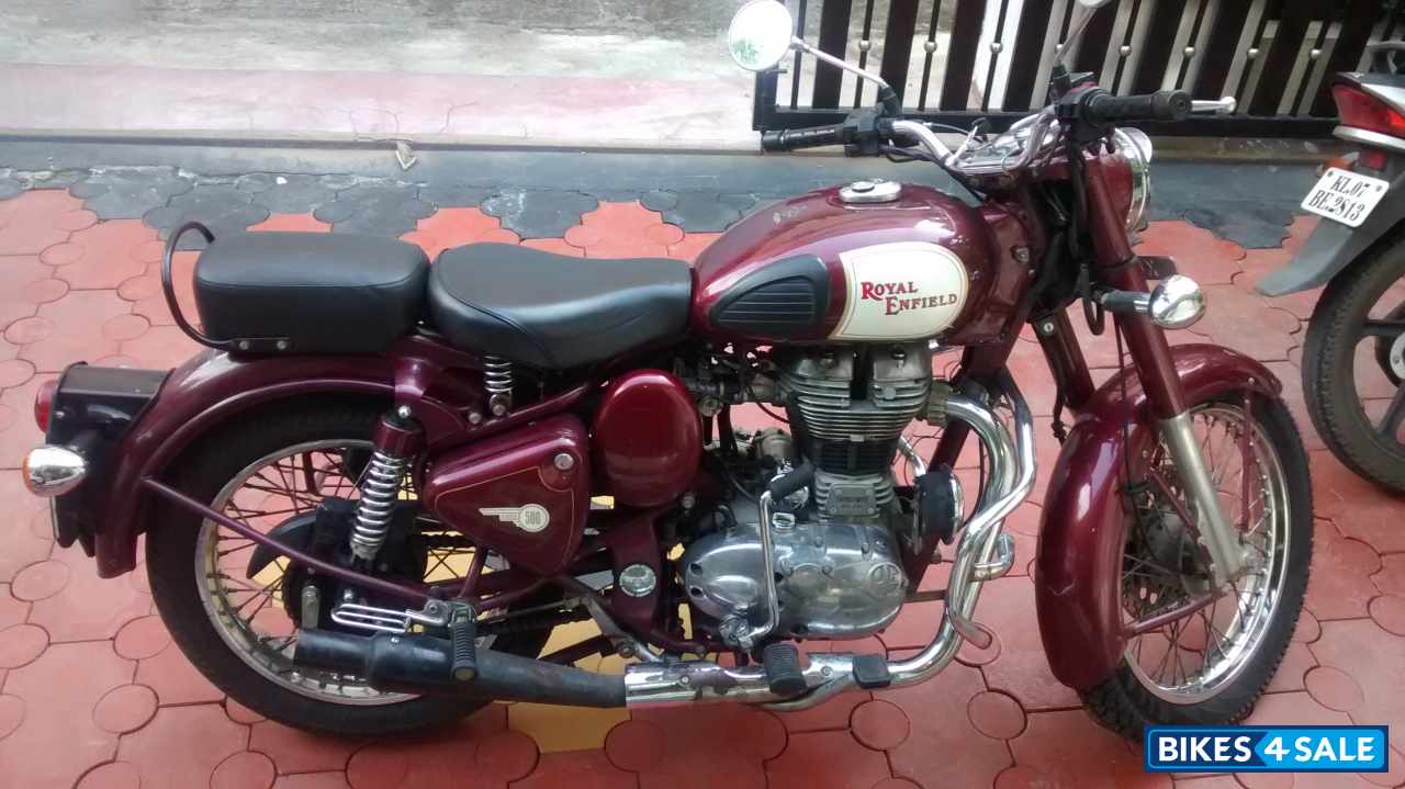 Maroon Royal Enfield Classic 500