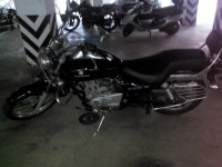 Black Bajaj Avenger 220 DTS-i