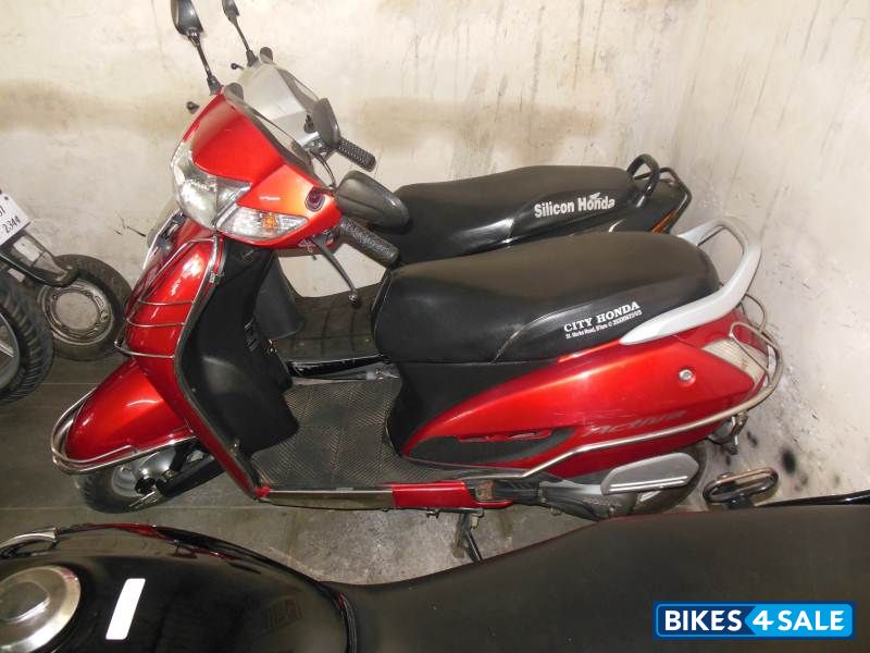 Red Honda Activa