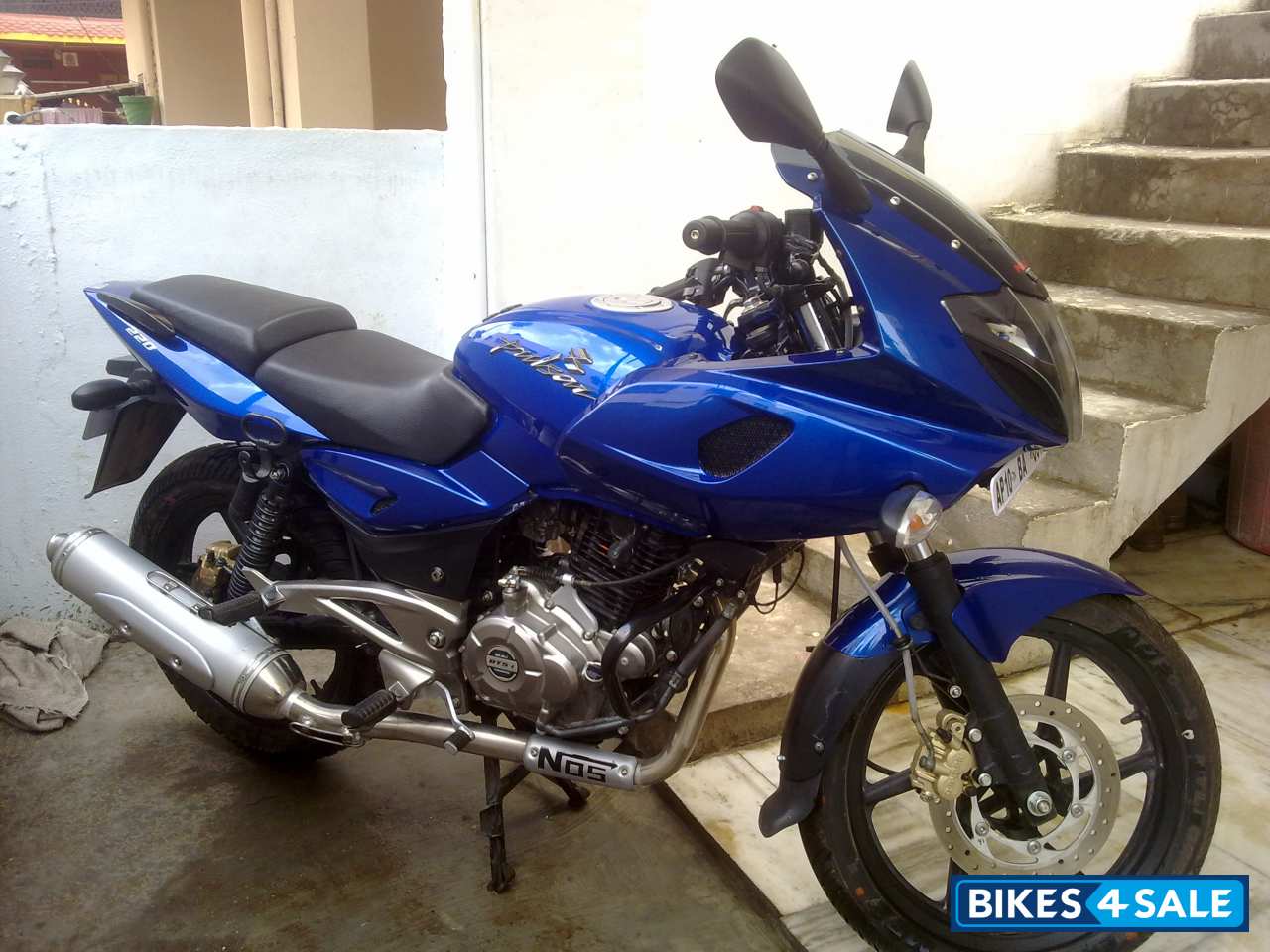 Blue Bajaj Pulsar 220 DTSi