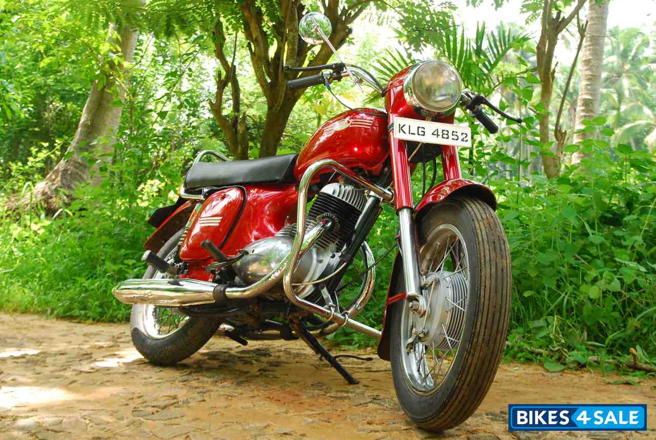 Used 1972 model Ideal Jawa for sale in Thrissur. ID 11390. Red colour