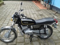 Black Yamaha RX 135