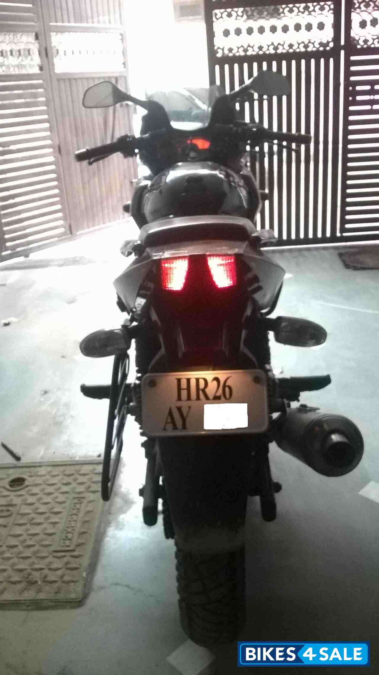 Black Bajaj Pulsar 220 DTSi