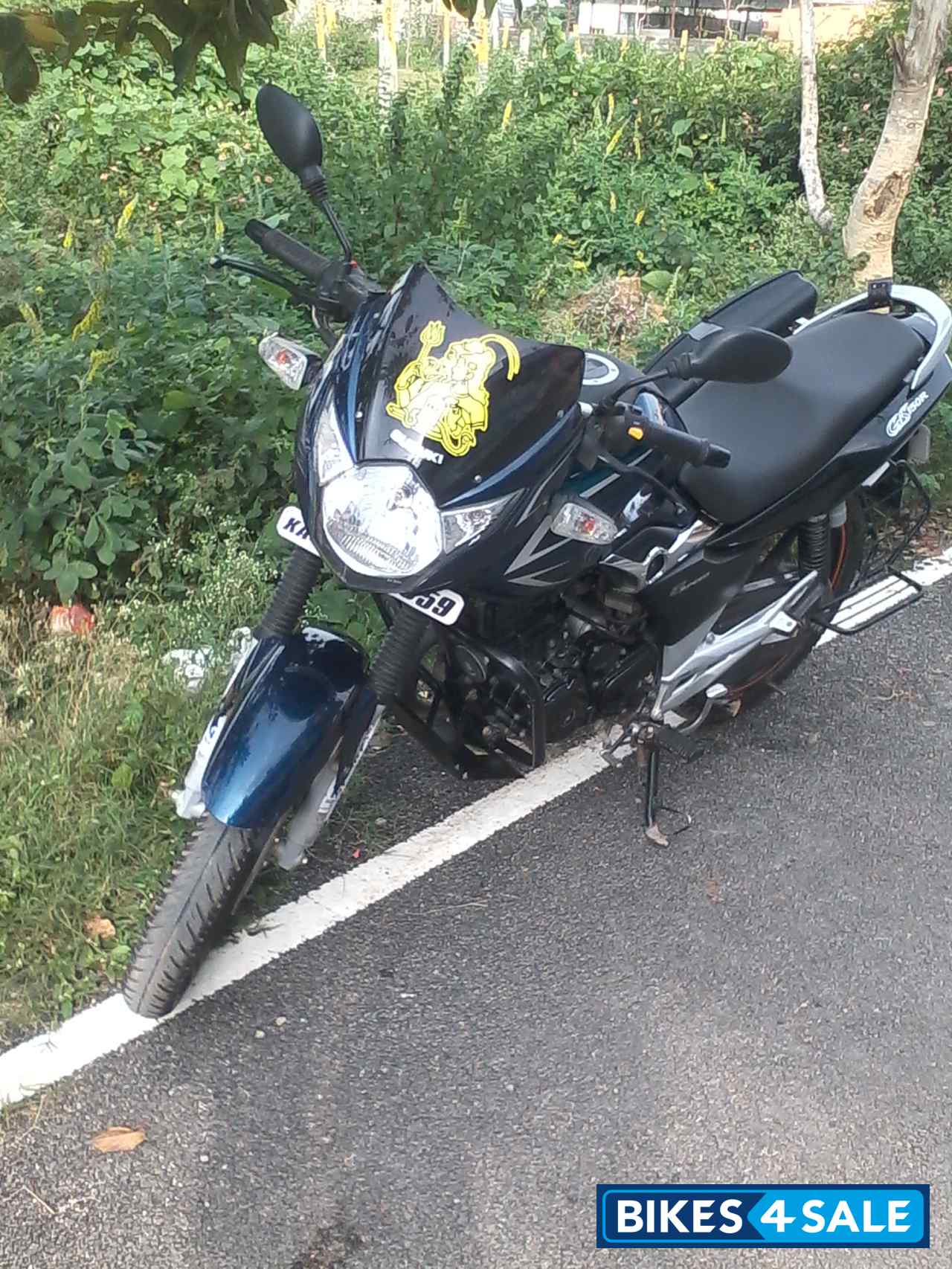 Blue Suzuki GS 150R