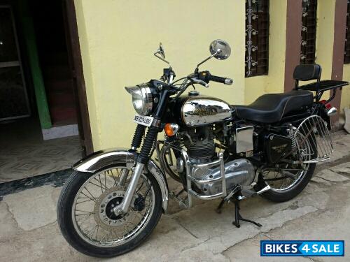 Black Royal Enfield Bullet Machismo A500