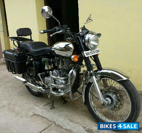 Black Royal Enfield Bullet Machismo A500