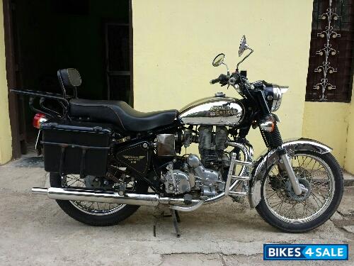 Black Royal Enfield Bullet Machismo A500