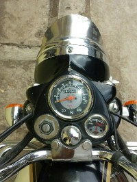 Black Royal Enfield Bullet Machismo A500