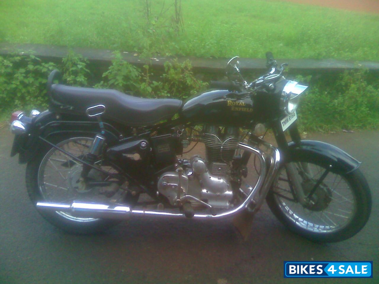 Metalic Black Royal Enfield Bullet Standard 350