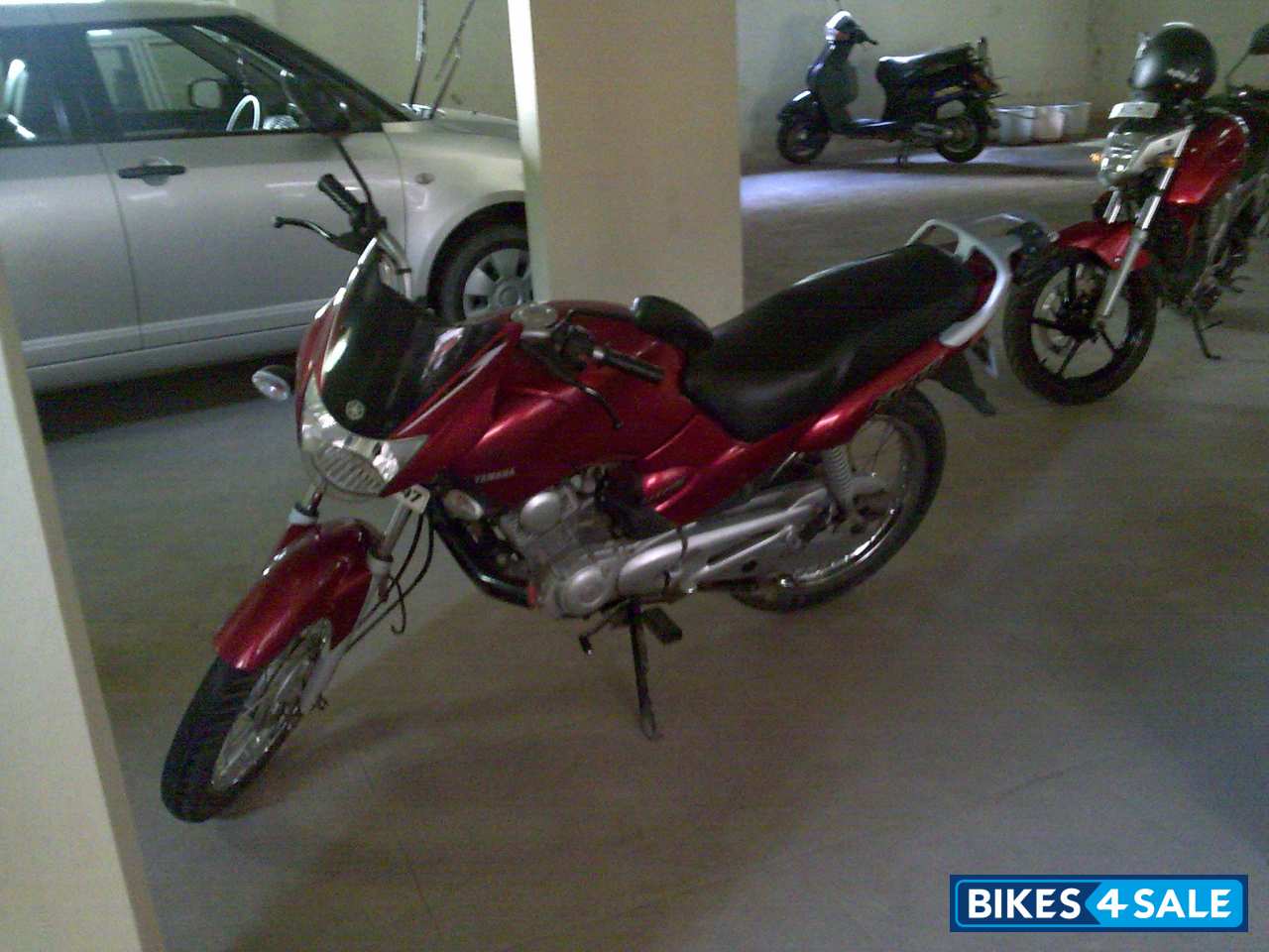 Red Yamaha Fazer 125