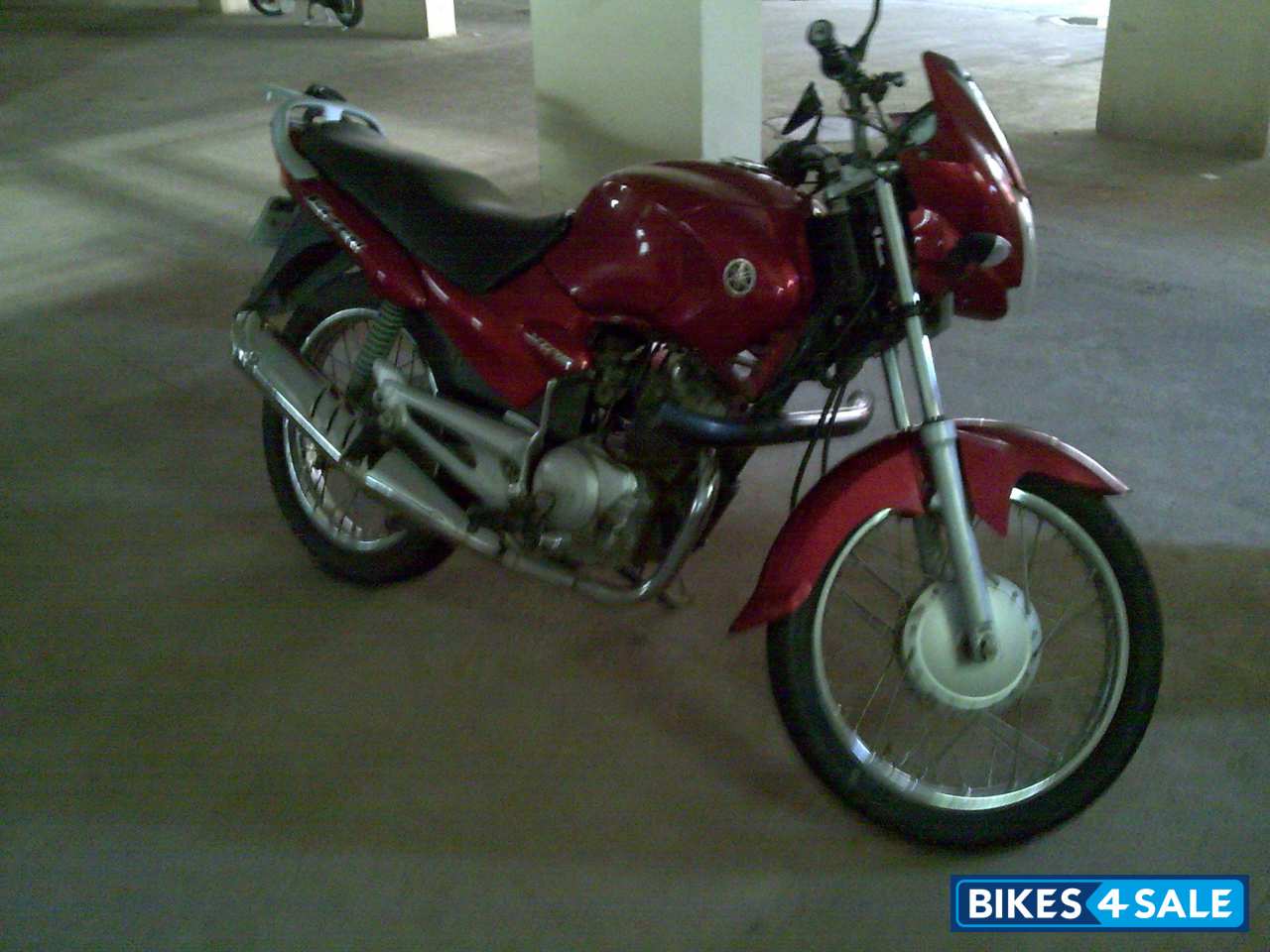 Red Yamaha Fazer 125