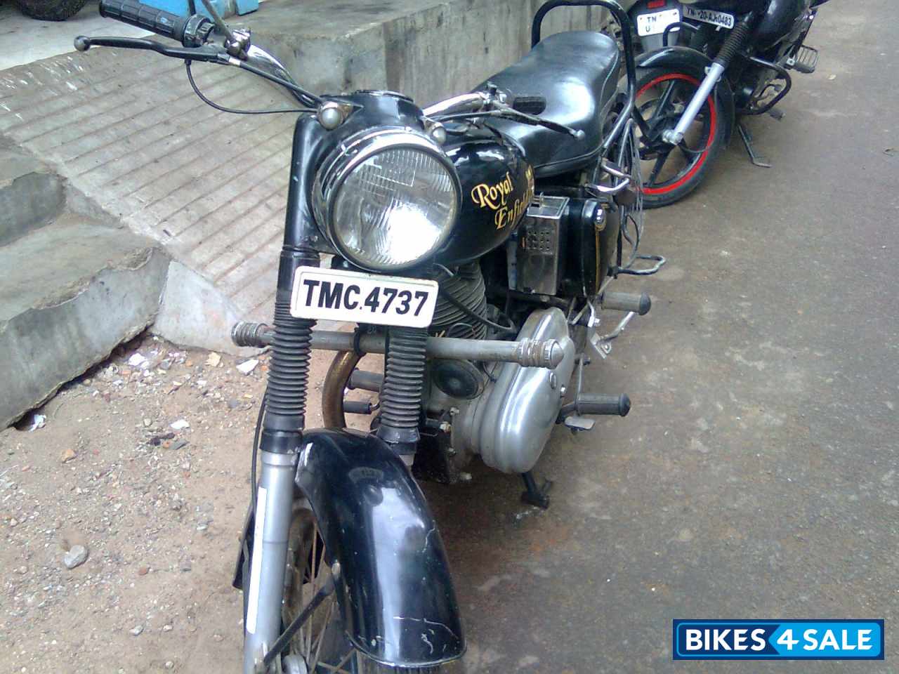Black Royal Enfield Bullet Standard 350 Black Royal Enfield Bullet Standard 350