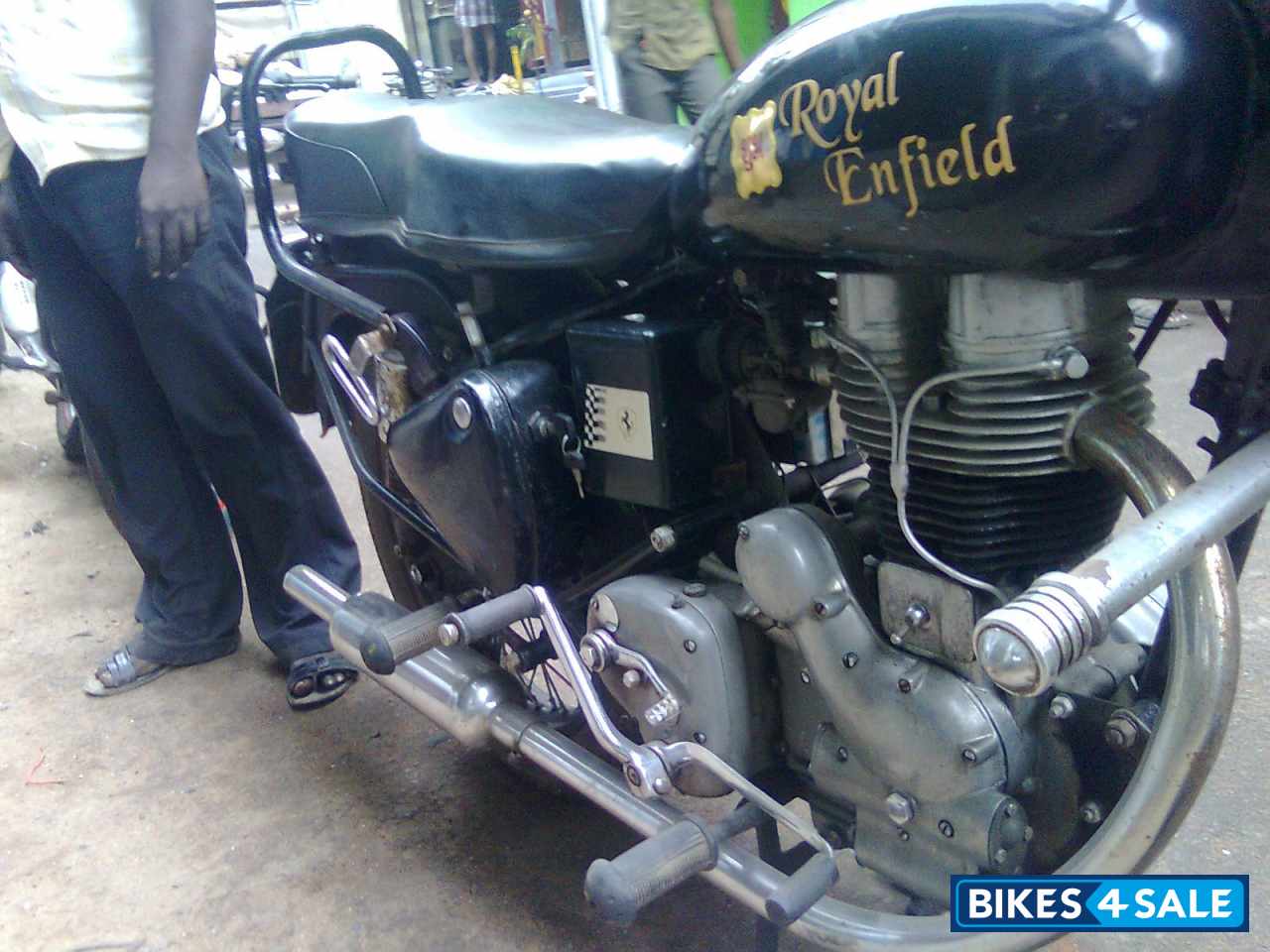 Black Royal Enfield Bullet Standard 350 Black Royal Enfield Bullet Standard 350