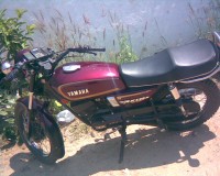 Meroon Yamaha RX 135