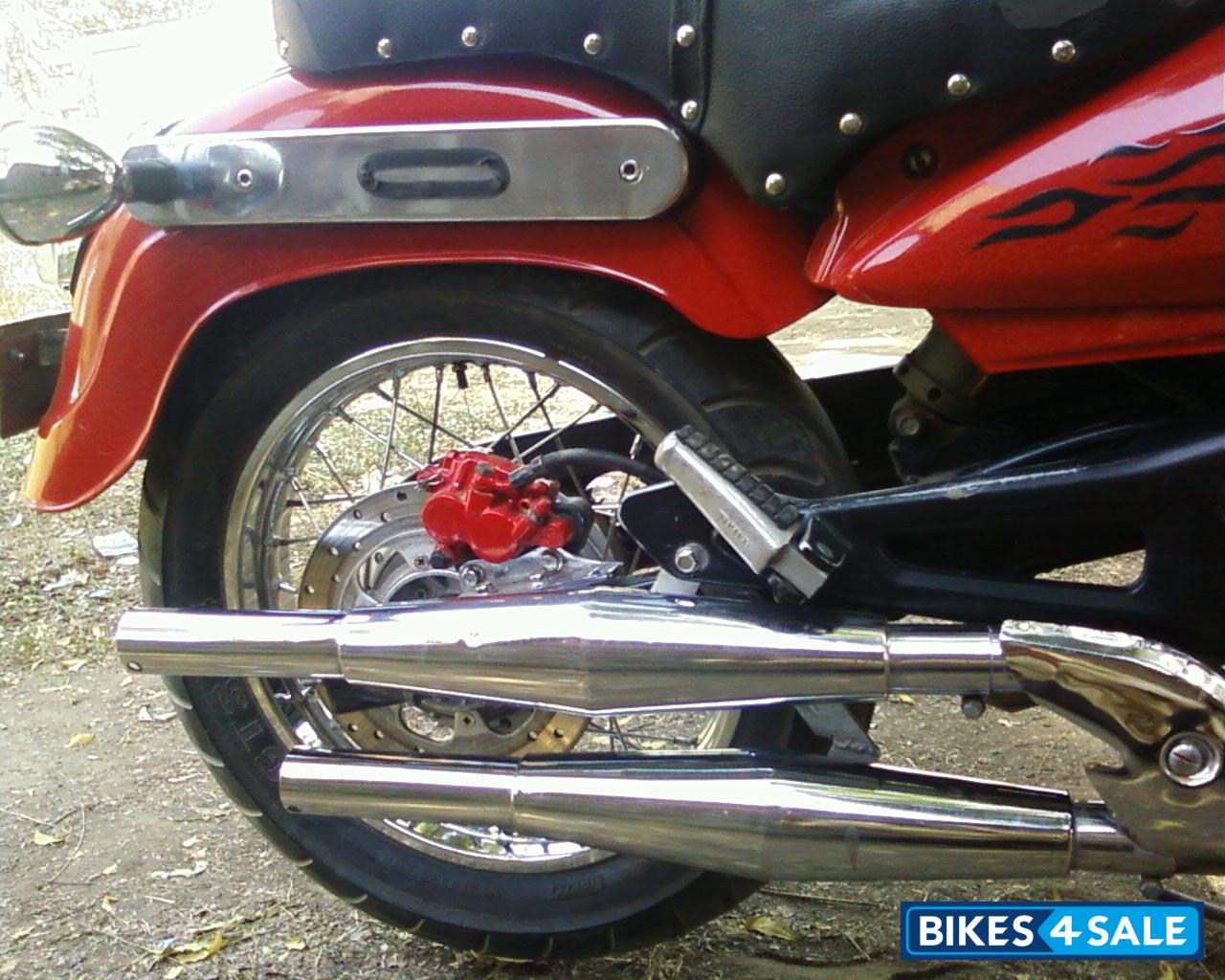 Mahindra Red Metalic Yamaha YBX