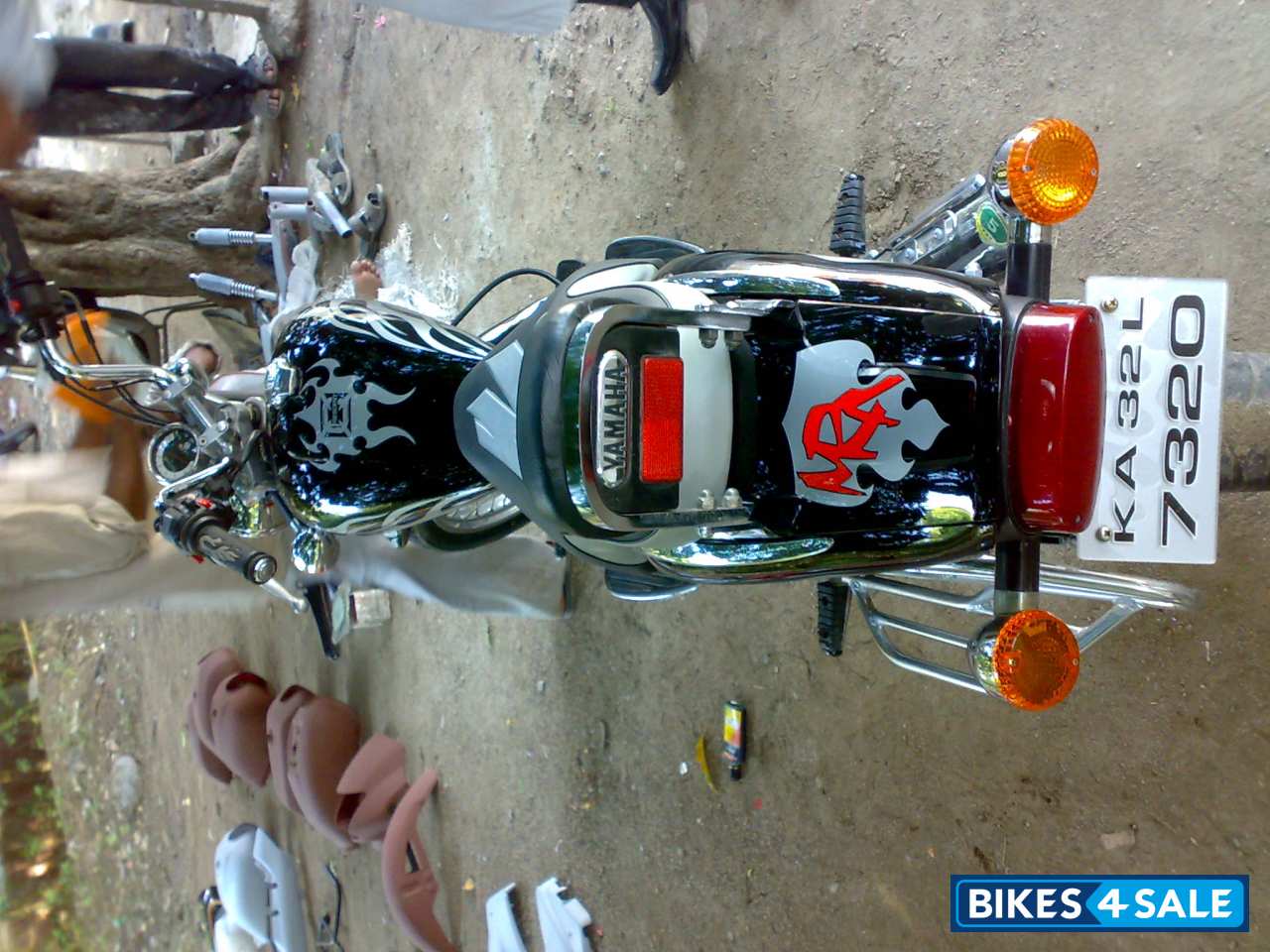 Black Yamaha Enticer