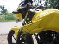 Pearlcent Yellow TVS Apache RTR FI 160
