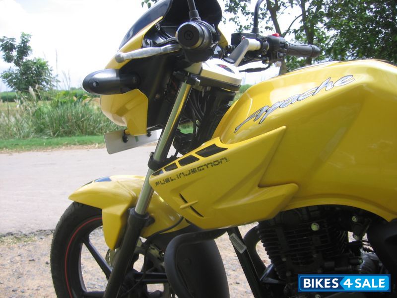 Pearlcent Yellow TVS Apache RTR FI 160