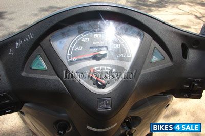 Space Silver Honda Aviator