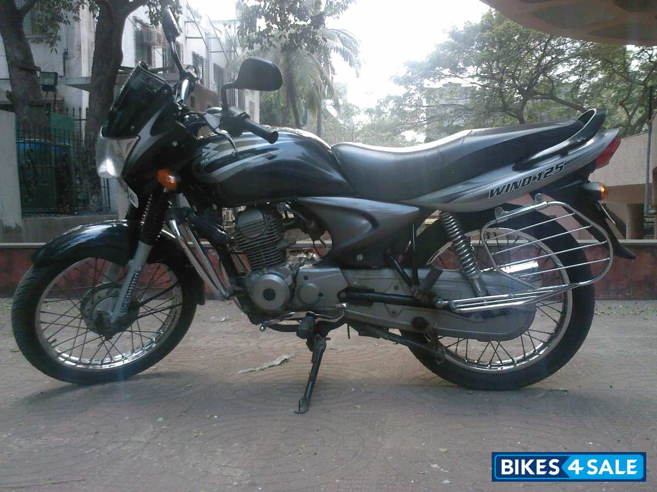 Black And Silver Bajaj Wind 125