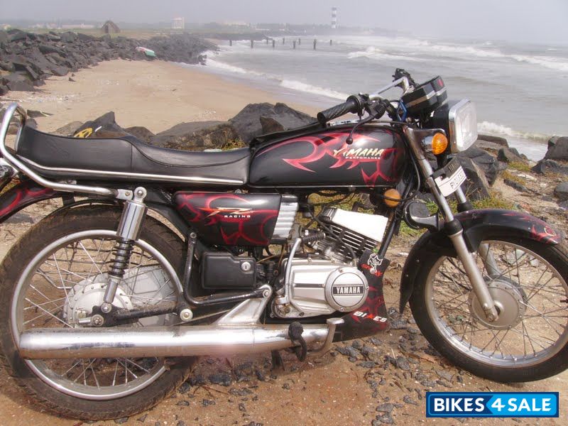 Used 1996 Model Yamaha Rx 100 For Sale In Pondicherry Id 20138 Metalic Black An Red Stripes Colour Bikes4sale