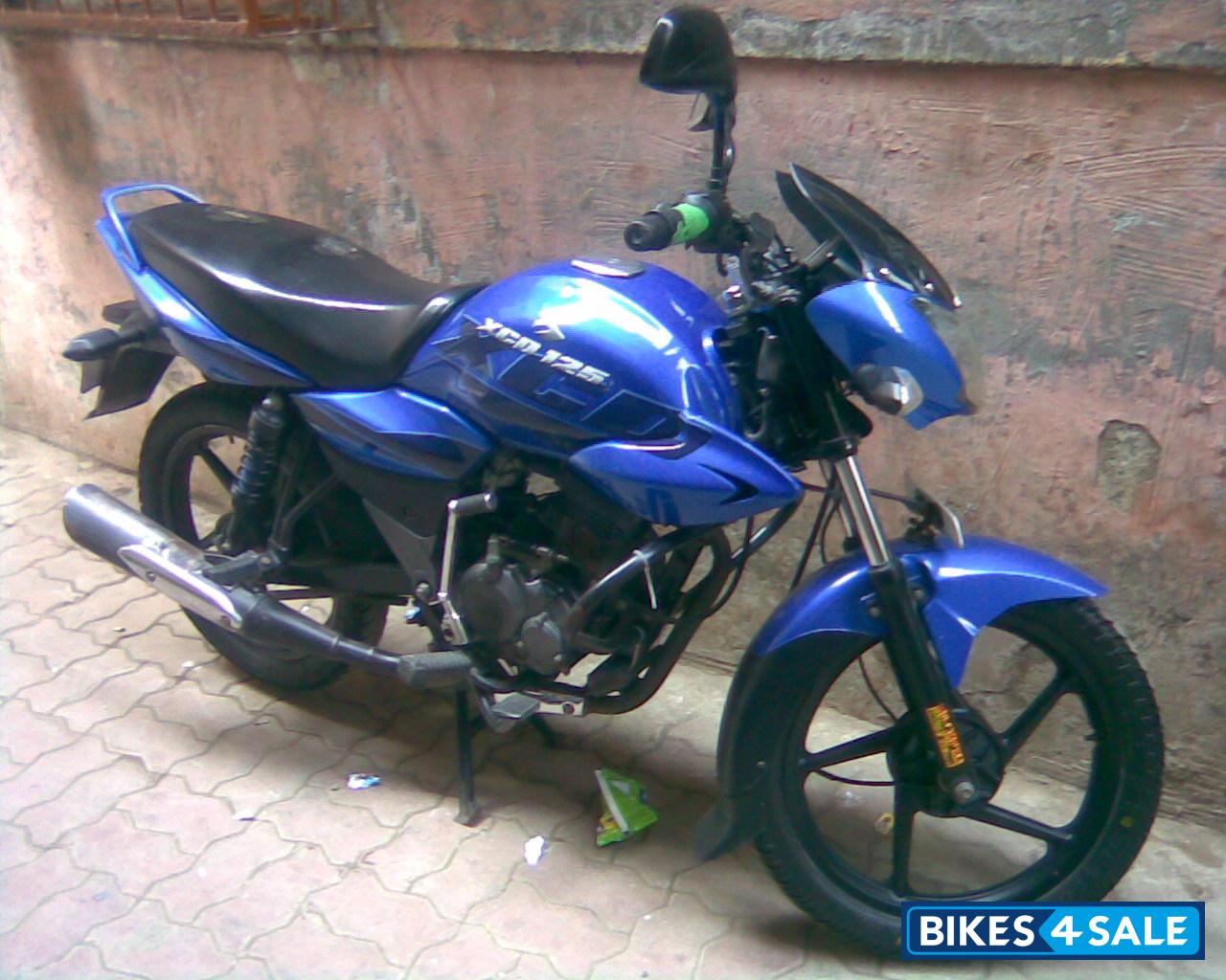 Blue Bajaj XCD 125 DTS-Si
