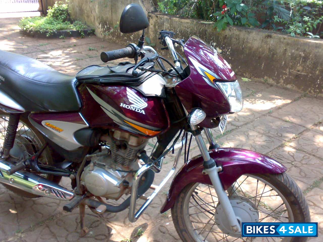Used 2006 model Honda Shine for sale in Kannur. ID 20721. Purple colour