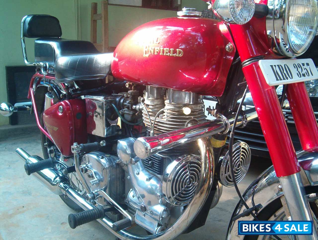 Red Royal Enfield Bullet Standard 350 Red Royal Enfield Bullet Standard 350