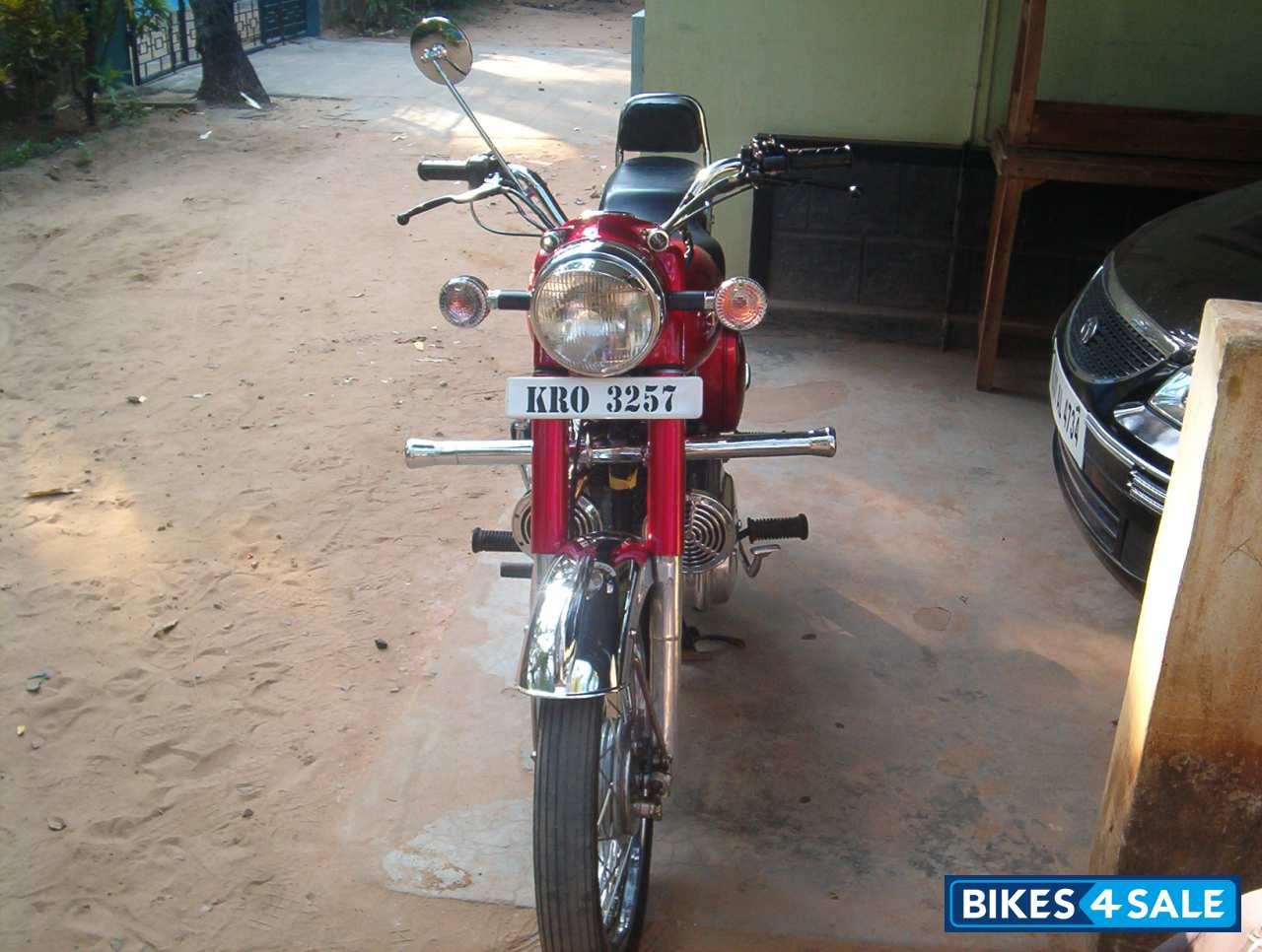 Red Royal Enfield Bullet Standard 350 Red Royal Enfield Bullet Standard 350