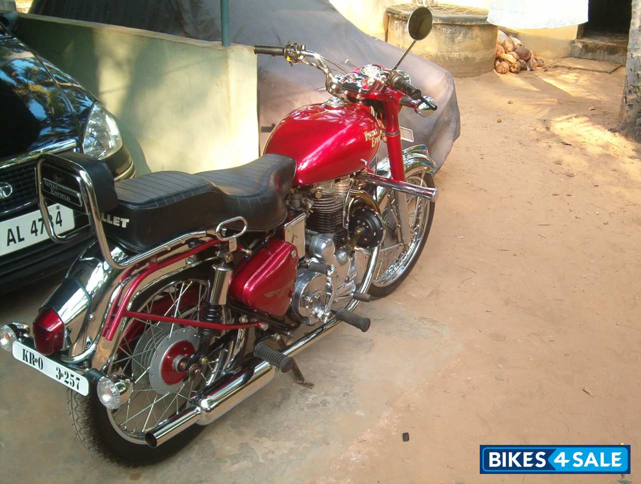 Red Royal Enfield Bullet Standard 350 Red Royal Enfield Bullet Standard 350