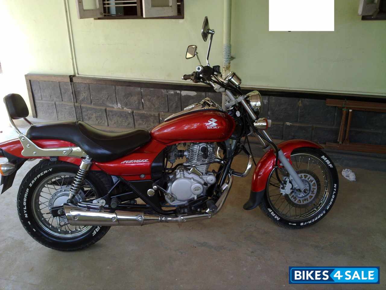 Red Bajaj Avenger Red Bajaj Avenger