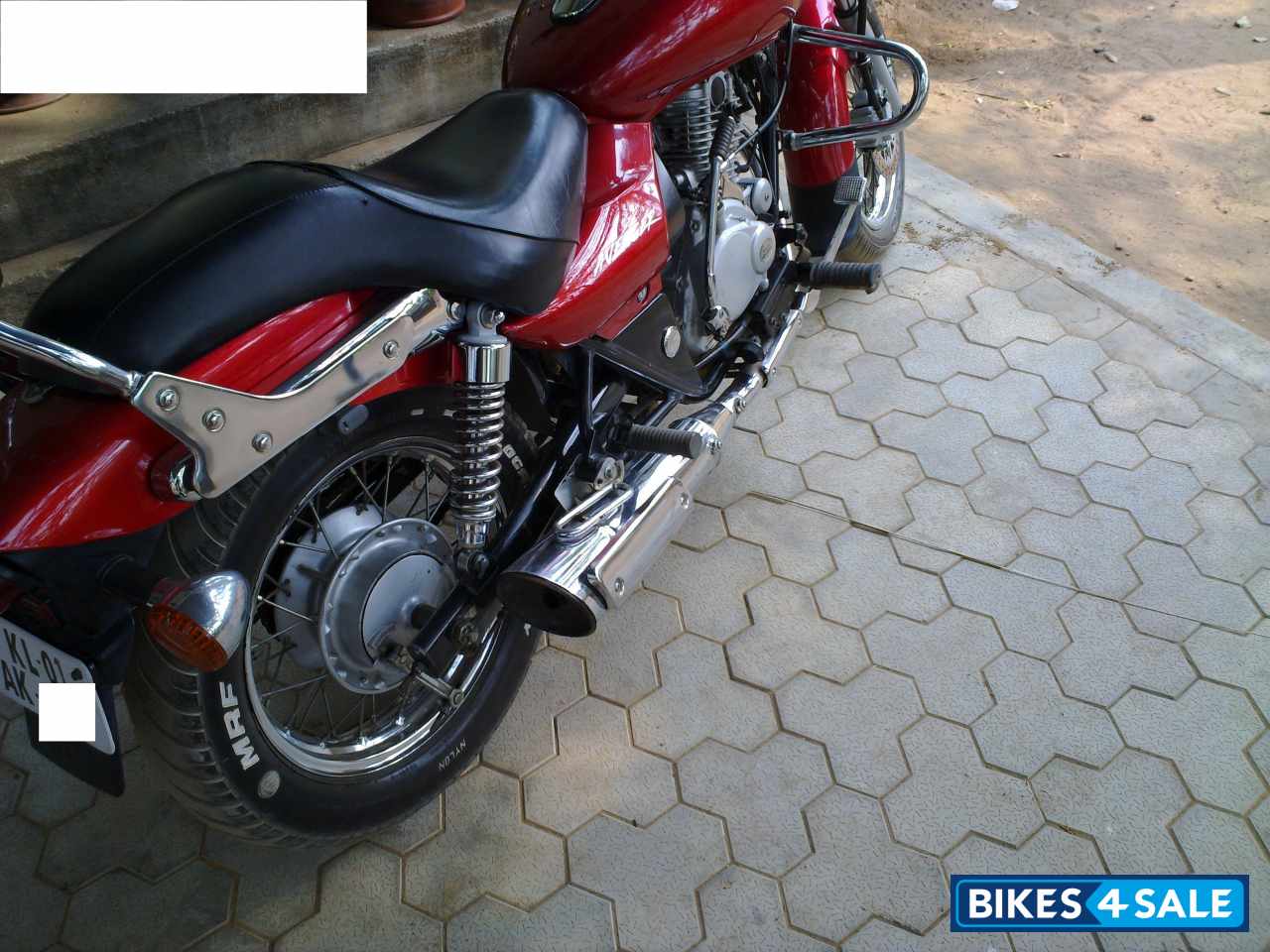 Red Bajaj Avenger Red Bajaj Avenger