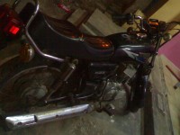 Black Yamaha RX 135