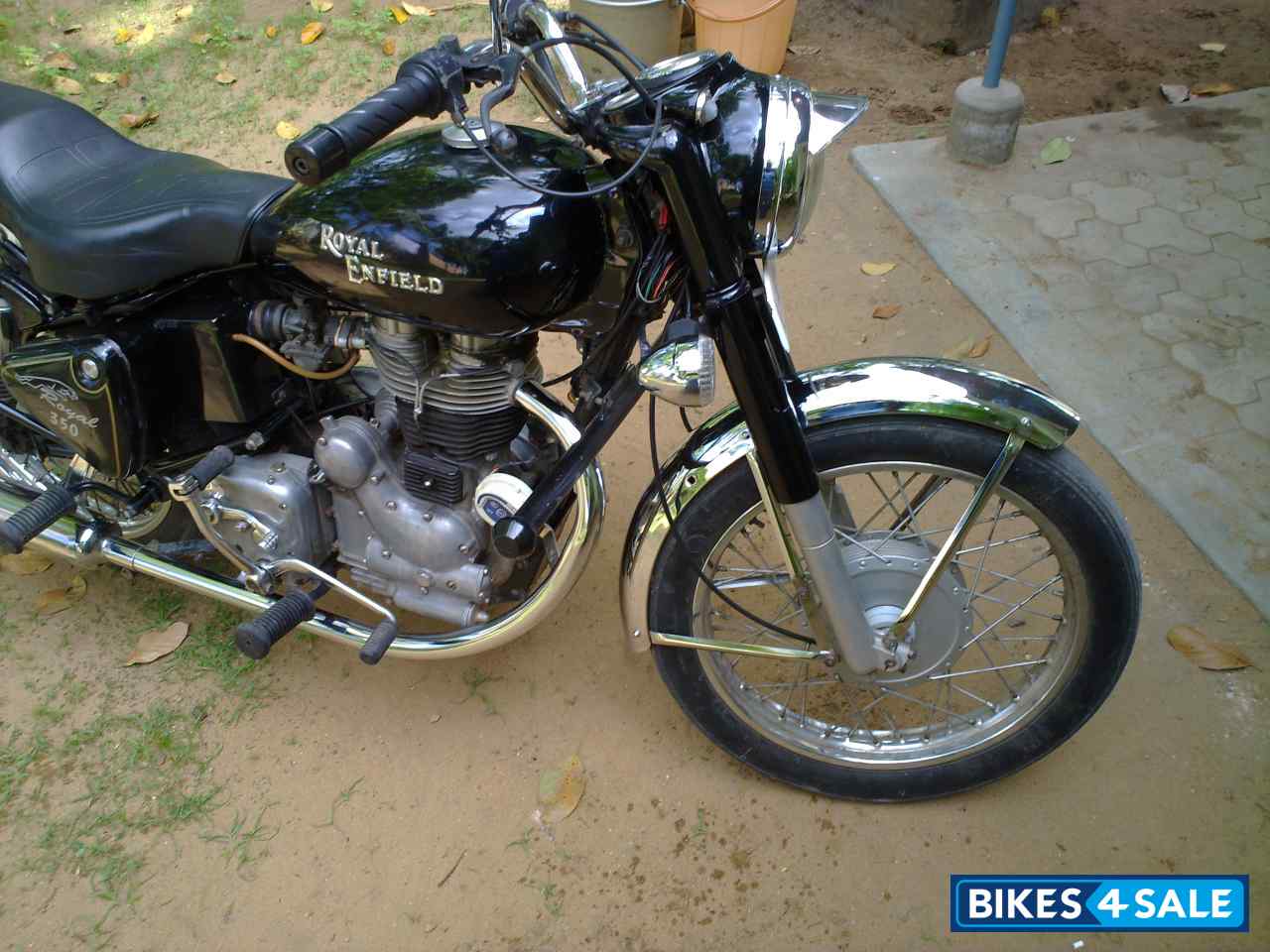 Black Royal Enfield Bullet Standard 350 Black Royal Enfield Bullet Standard 350