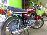 Honda Red Yamaha RX 100