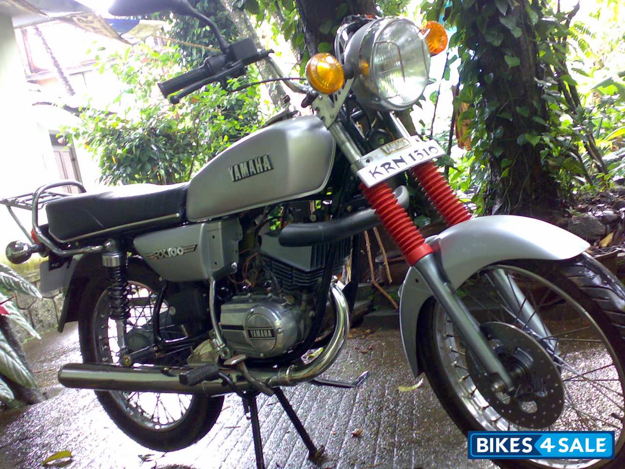 Honda Red Yamaha RX 100