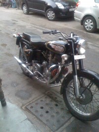 Black Royal Enfield Bullet Standard 350