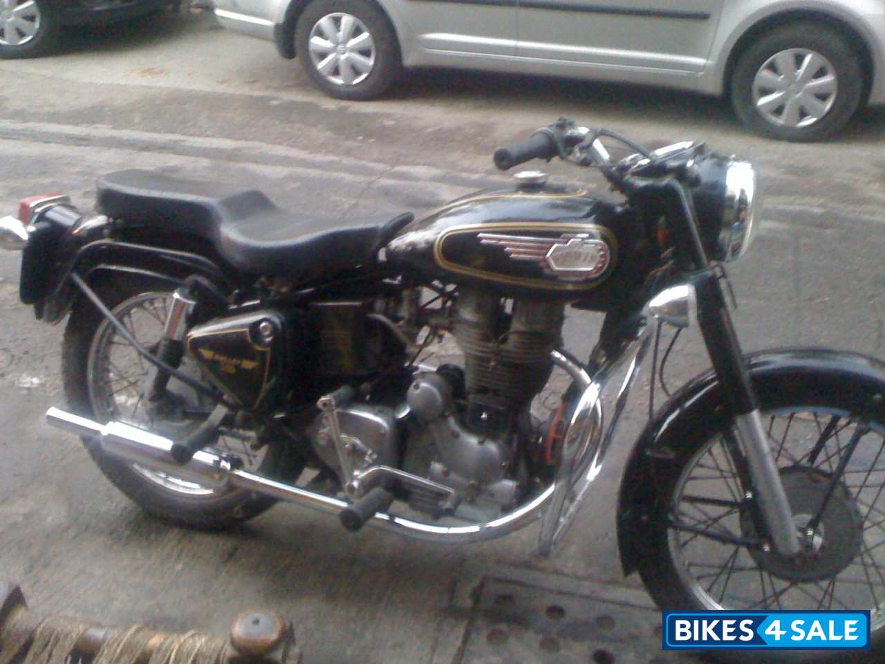 Black Royal Enfield Bullet Standard 350