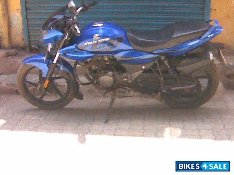 Blue Bajaj XCD 125 DTS-Si Blue Bajaj XCD 125 DTS-Si