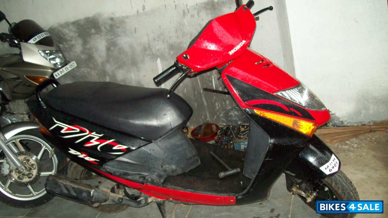 Black Reed Blue TVS Scooty Pep