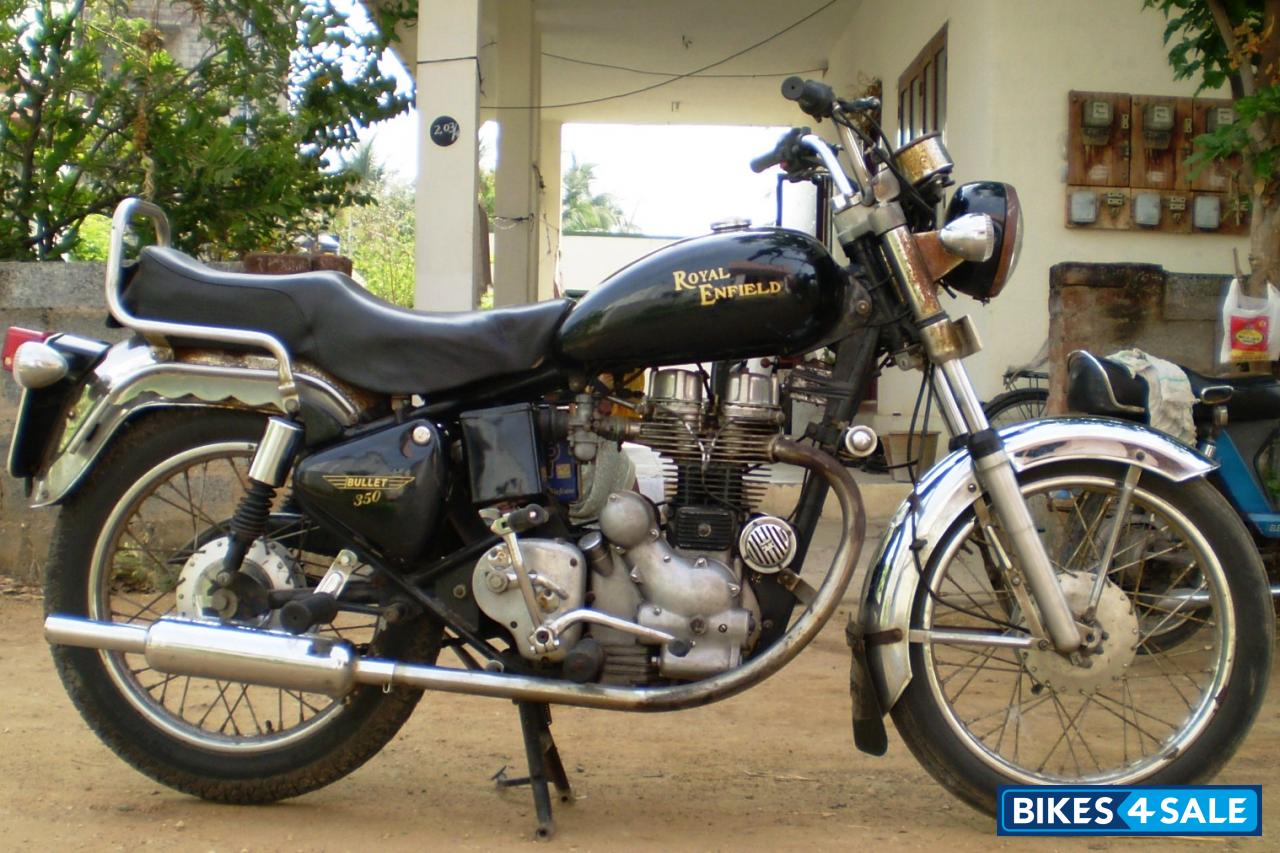Black Royal Enfield Bullet Standard 350
