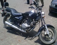 Black Bajaj Avenger