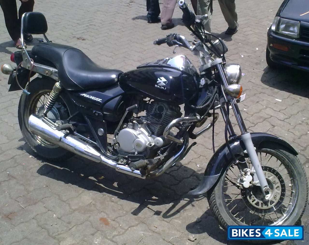 Black Bajaj Avenger Black Bajaj Avenger