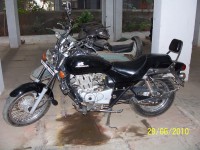 Black Bajaj Avenger 200 DTS-i