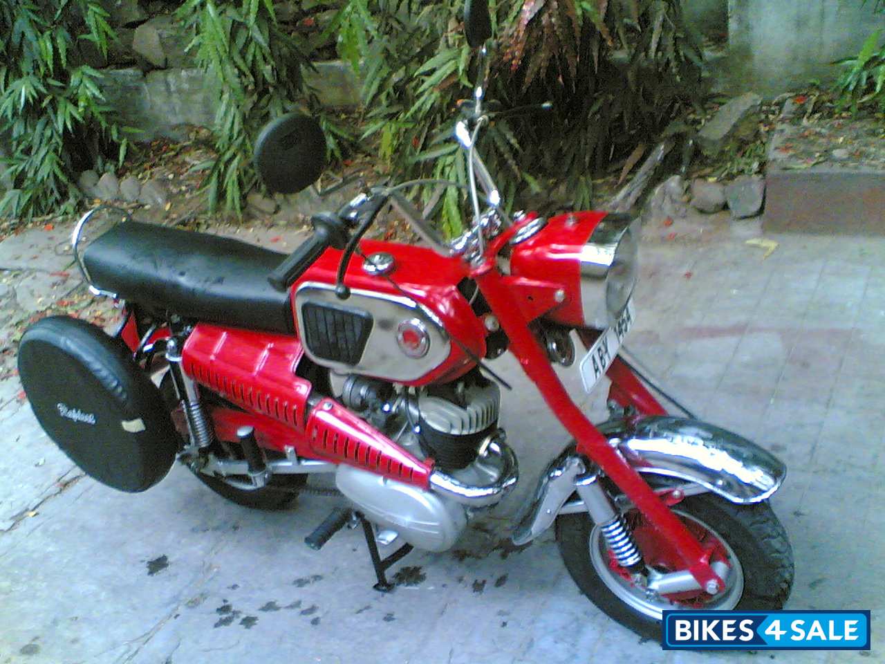 Burgundy Red Yamaha Rajdoot Burgundy Red Yamaha Rajdoot