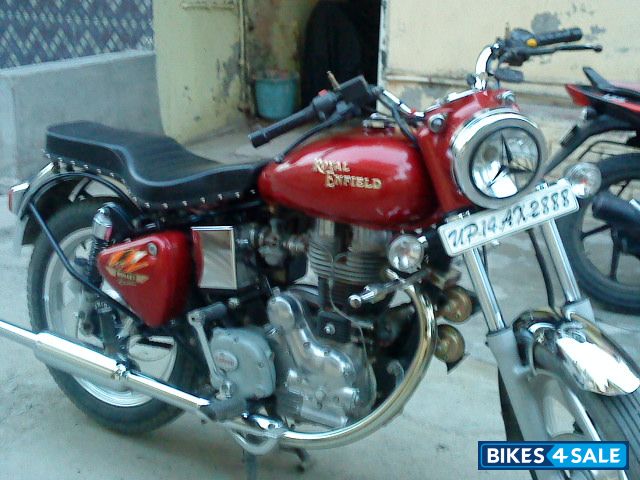 Red Royal Enfield Bullet Electra 5S