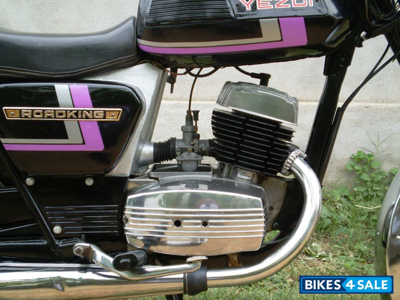 Black Ideal Jawa Yezdi RoadKing