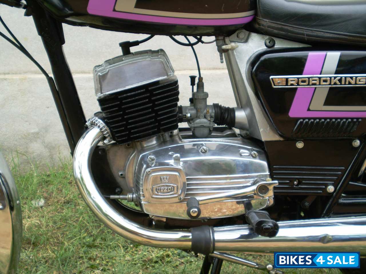 Black Ideal Jawa Yezdi RoadKing