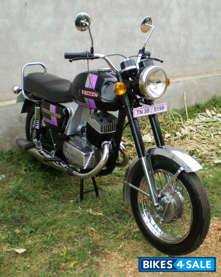 Black Ideal Jawa Yezdi RoadKing